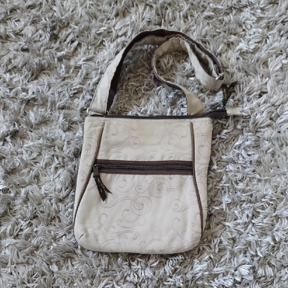 Elegant Cream Shoulder Bag - Picture 1 of 9